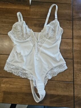 White Lace Trim Thong Bodysuit ✨️new✨️ Size- XL